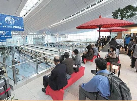 하네다 공항 디지털 사이니지